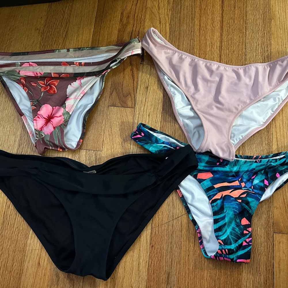 Bikini bottoms set of 4